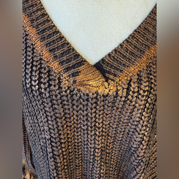 BIBI ladies, bronze  V-neck pullover, long sleeve OS sweater size medium, NWT - Picture 10 of 16